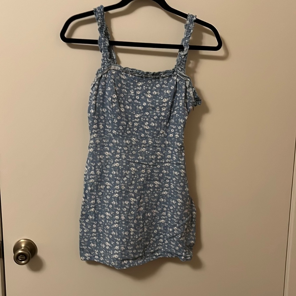 Casual dress with blue and white flowers. Size small